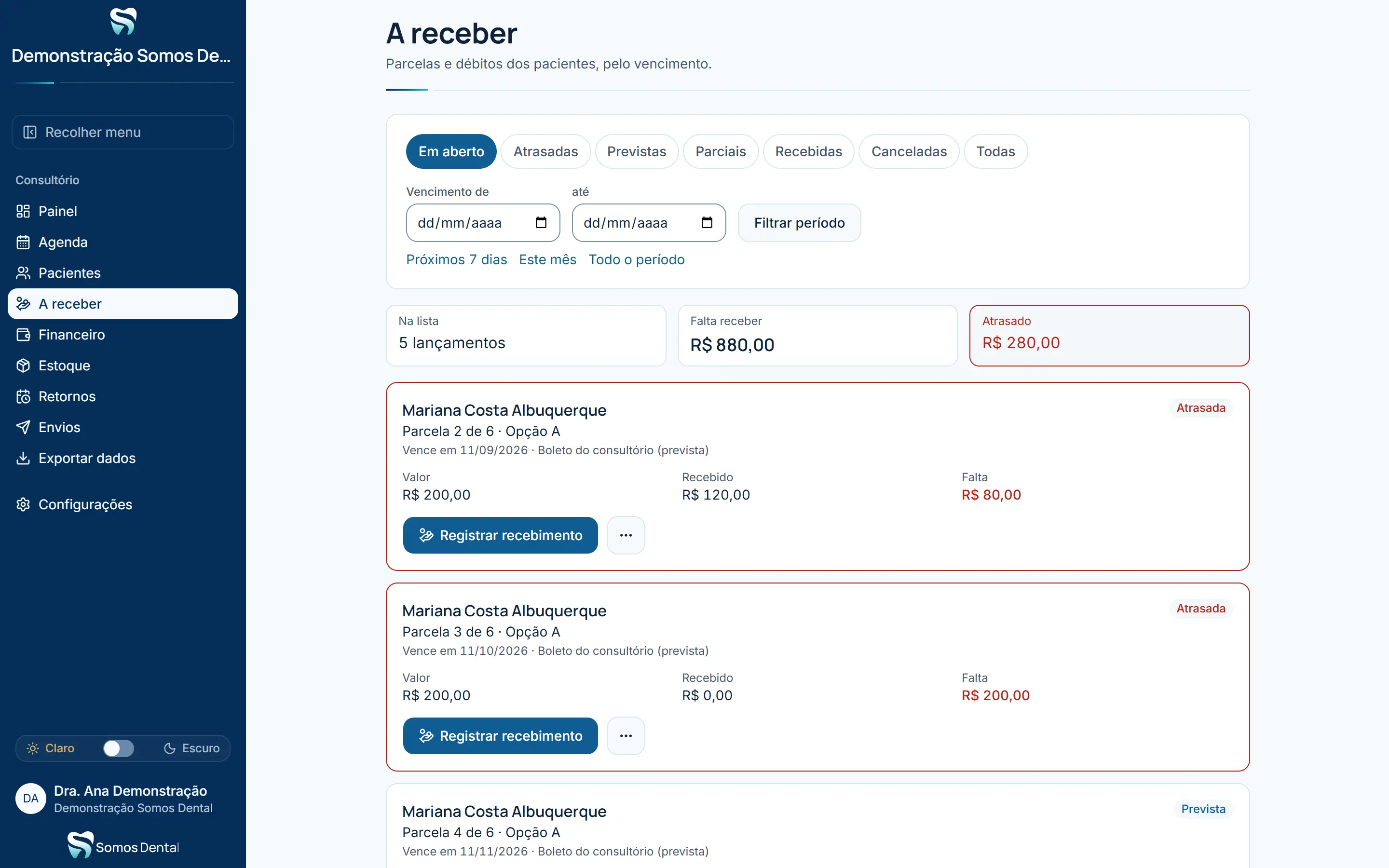 Lista A receber com as parcelas em aberto de todos os pacientes e as atrasadas destacadas. Dados fictícios.